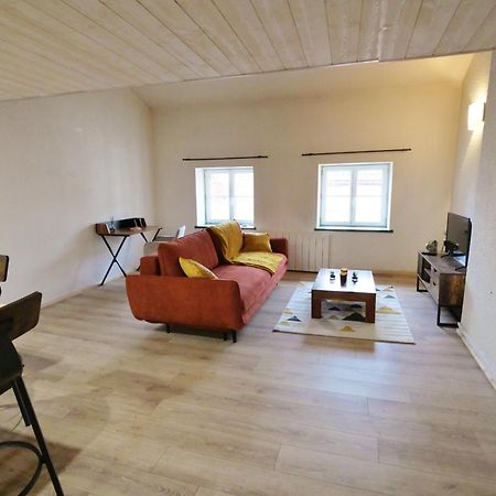 Appartement Avec Mezzanine Idealement Situe A Macon Exterior photo